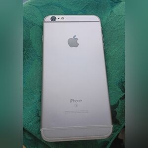 Apple iPhone 6s in Sleek Silver Finish